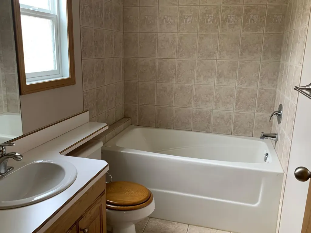 118 Poplar Drive Whitecourt AB T7S 1X1