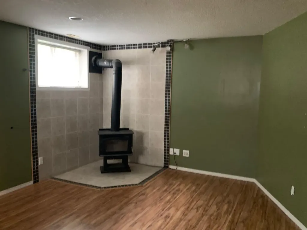 118 Poplar Drive Whitecourt AB T7S 1X1