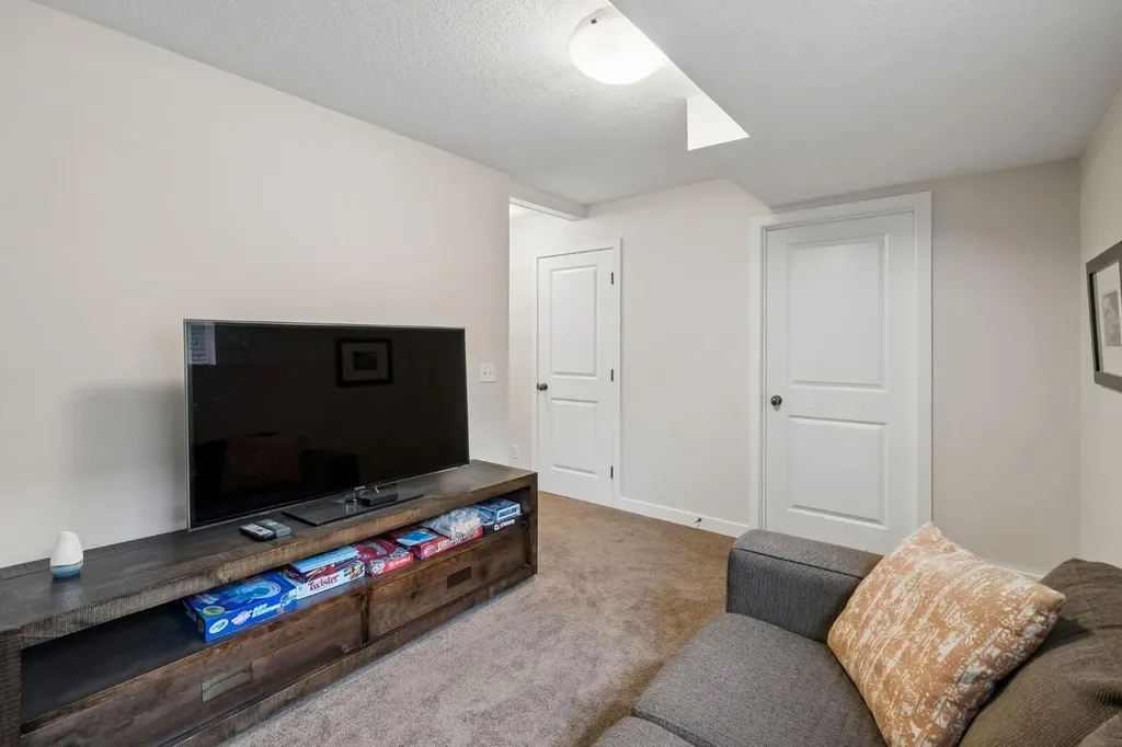 413 River Avenue Cochrane AB T4C 0N9