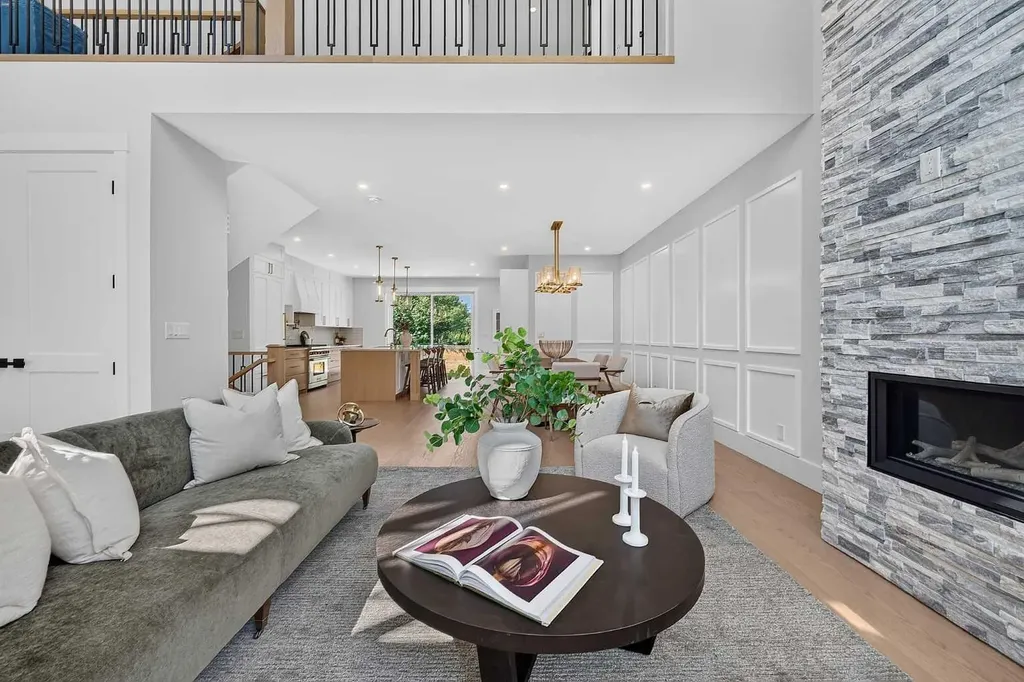 88 Woodlark Drive SW Calgary AB T3C 4H5