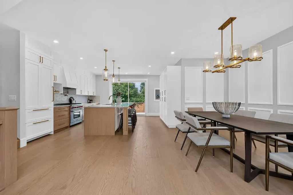 88 Woodlark Drive SW Calgary AB T3C 4H5