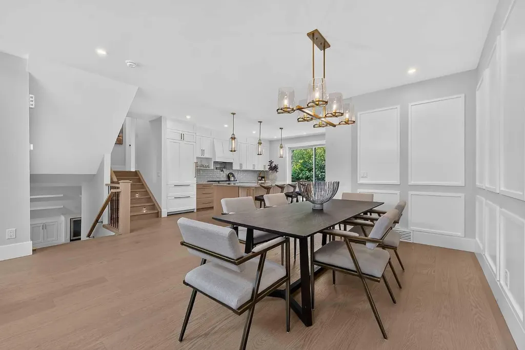 88 Woodlark Drive SW Calgary AB T3C 4H5