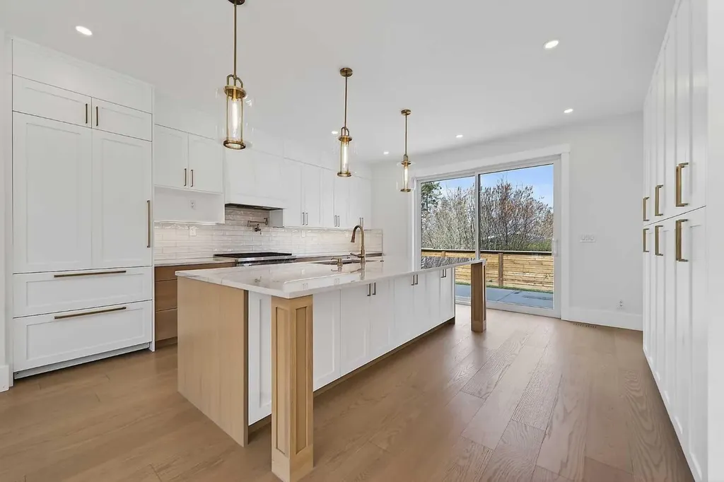 88 Woodlark Drive SW Calgary AB T3C 4H5