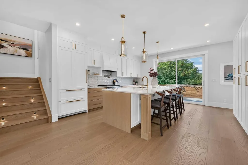 88 Woodlark Drive SW Calgary AB T3C 4H5
