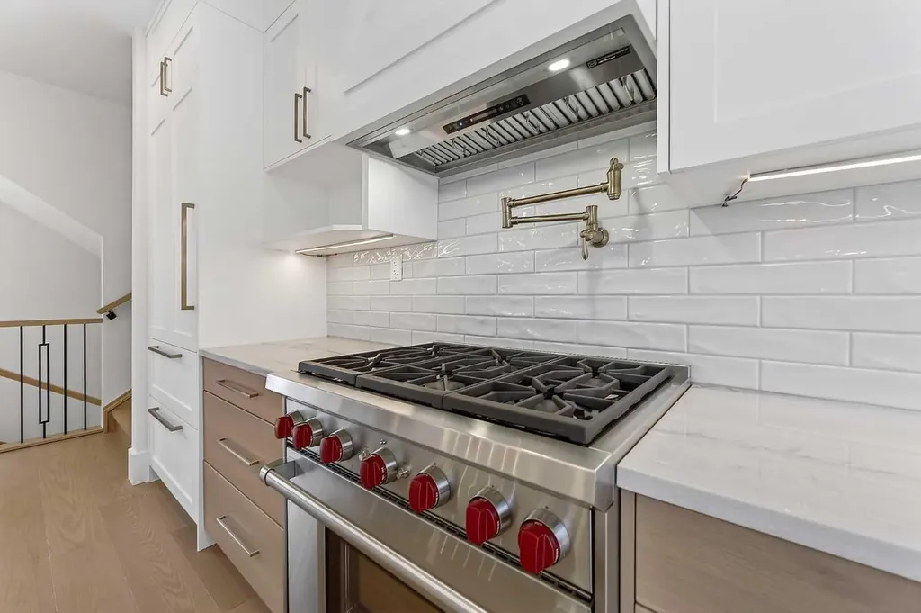 88 Woodlark Drive SW Calgary AB T3C 4H5
