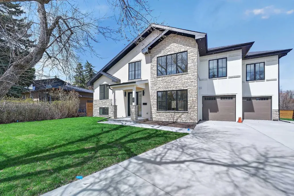 88 Woodlark Drive SW Calgary AB T3C 4H5