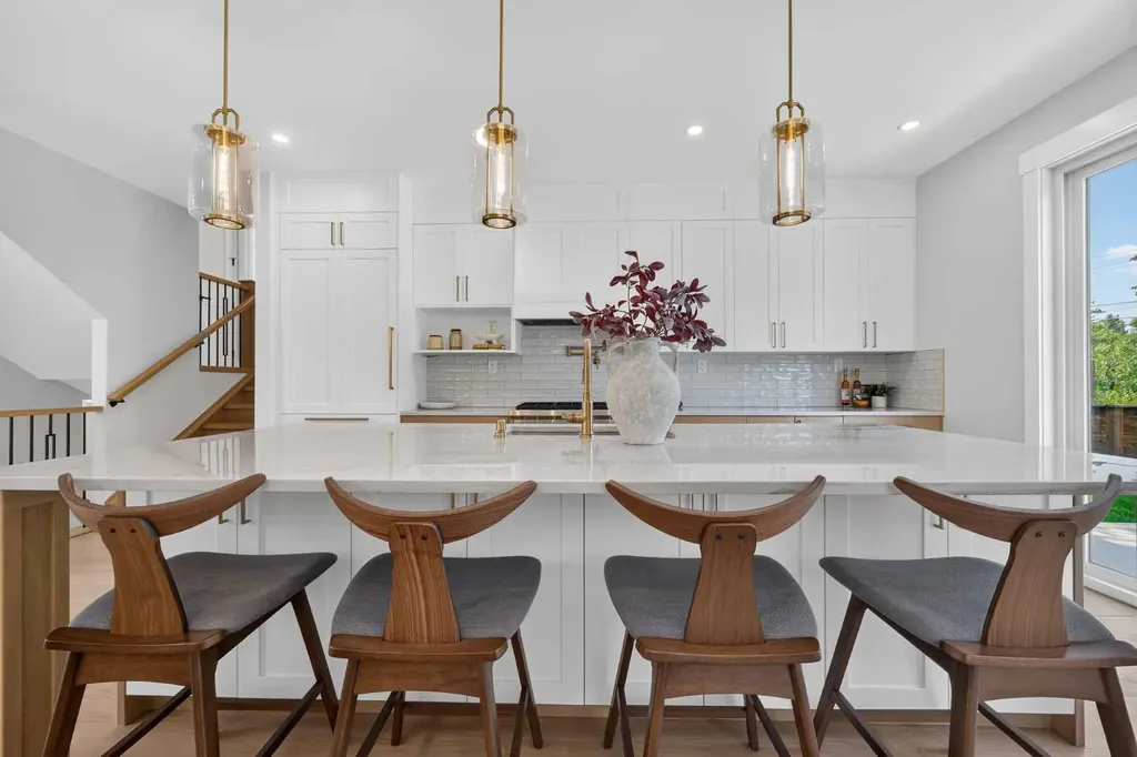 88 Woodlark Drive SW Calgary AB T3C 4H5