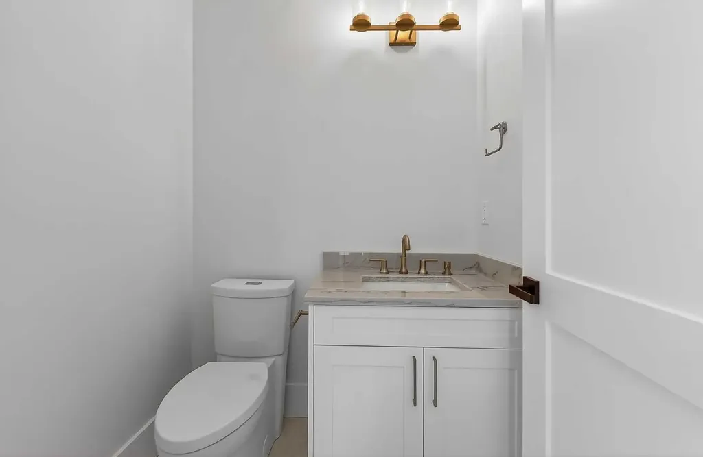 88 Woodlark Drive SW Calgary AB T3C 4H5