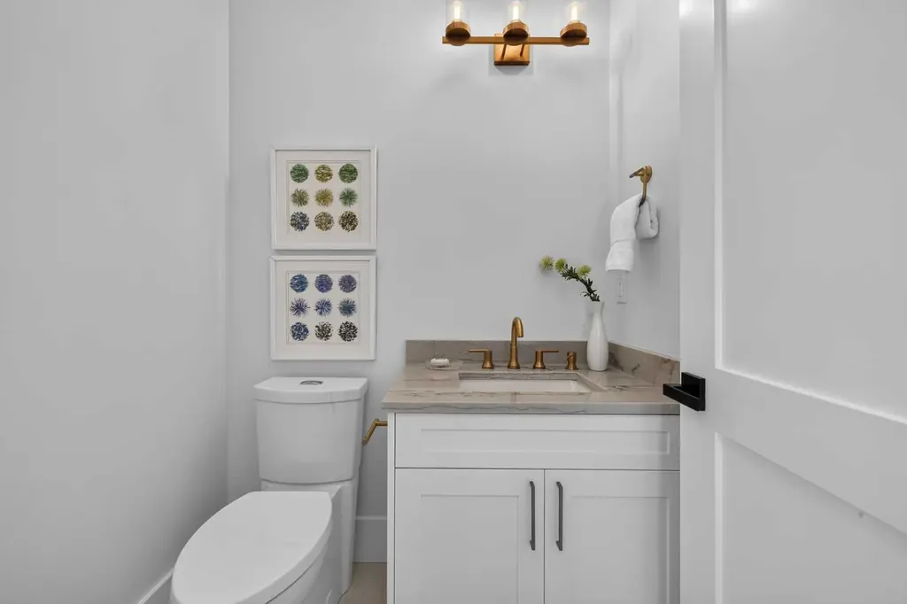 88 Woodlark Drive SW Calgary AB T3C 4H5