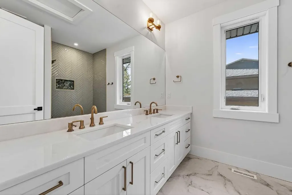 88 Woodlark Drive SW Calgary AB T3C 4H5