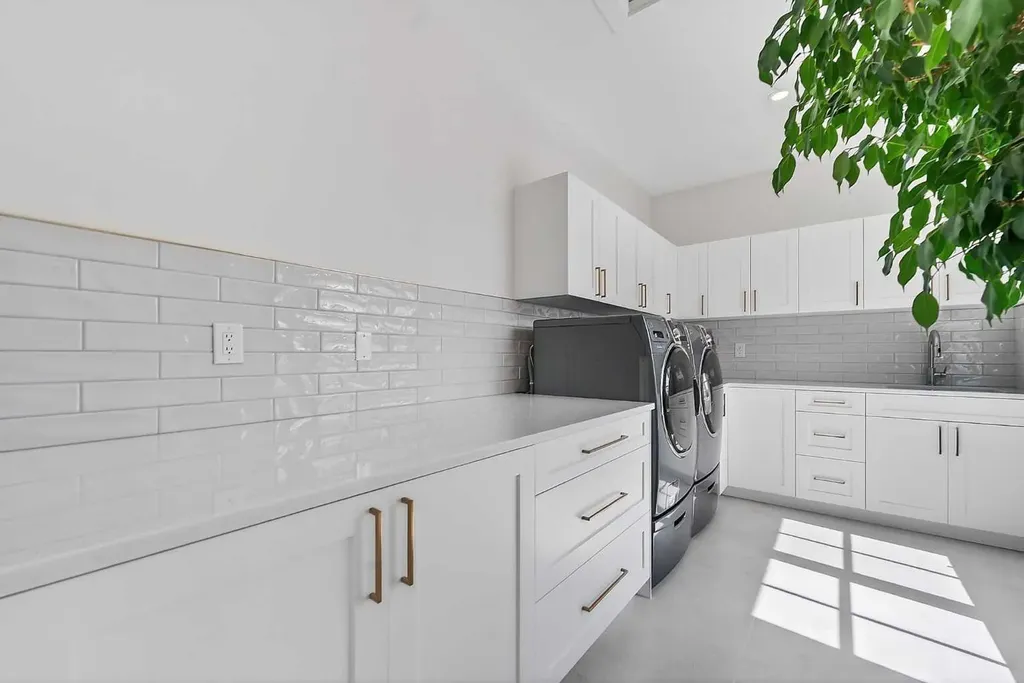 88 Woodlark Drive SW Calgary AB T3C 4H5