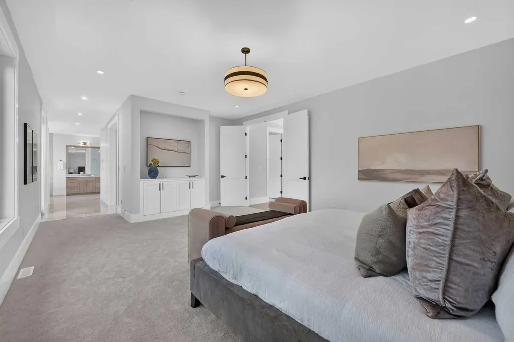 88 Woodlark Drive SW Calgary AB T3C 4H5