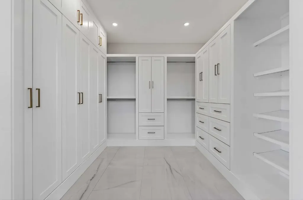 88 Woodlark Drive SW Calgary AB T3C 4H5