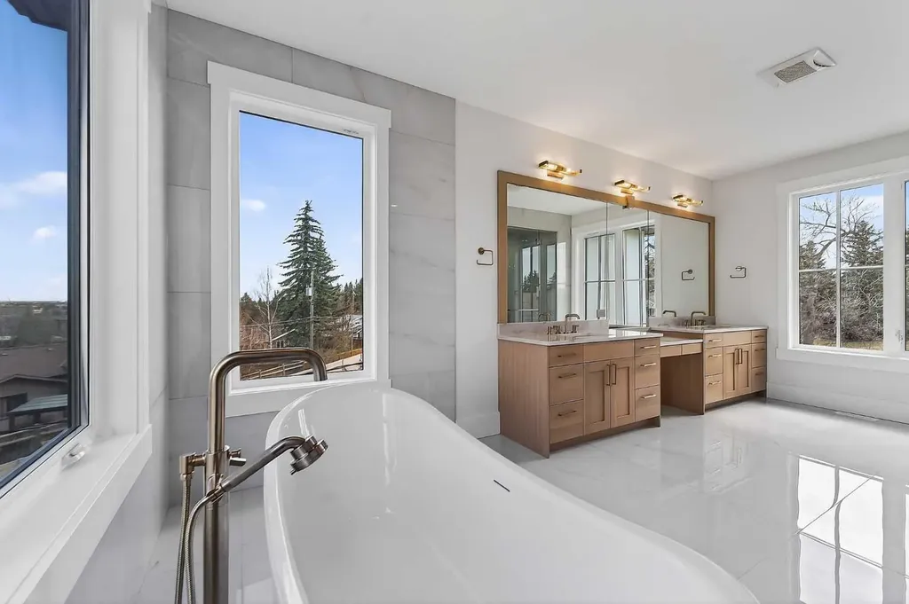 88 Woodlark Drive SW Calgary AB T3C 4H5