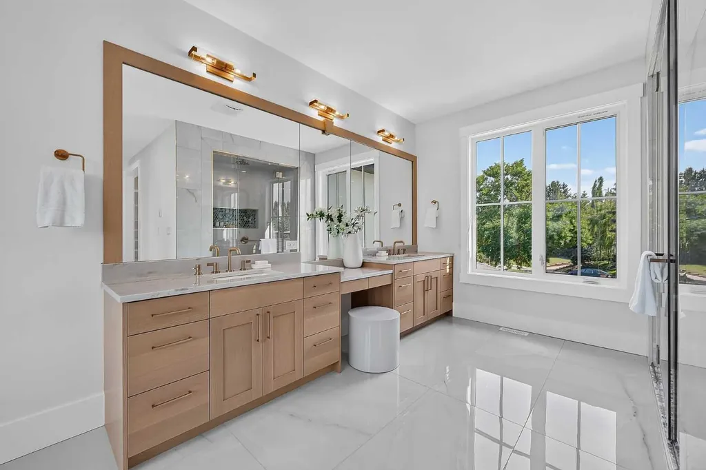 88 Woodlark Drive SW Calgary AB T3C 4H5
