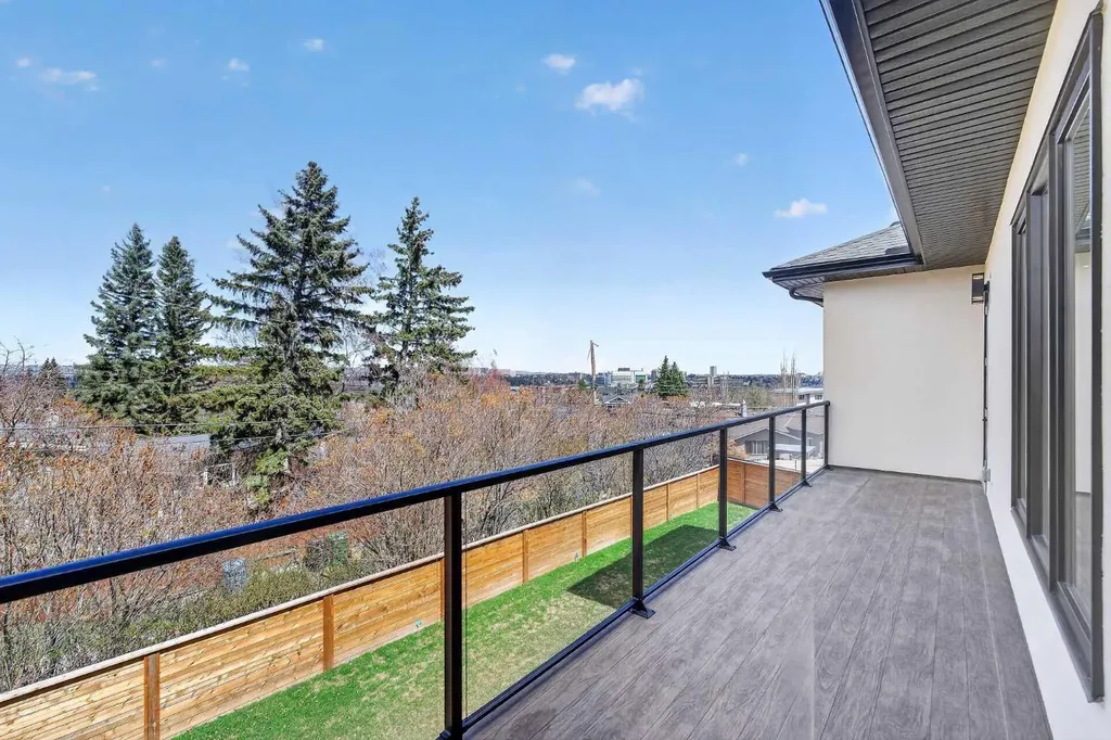 88 Woodlark Drive SW Calgary AB T3C 4H5