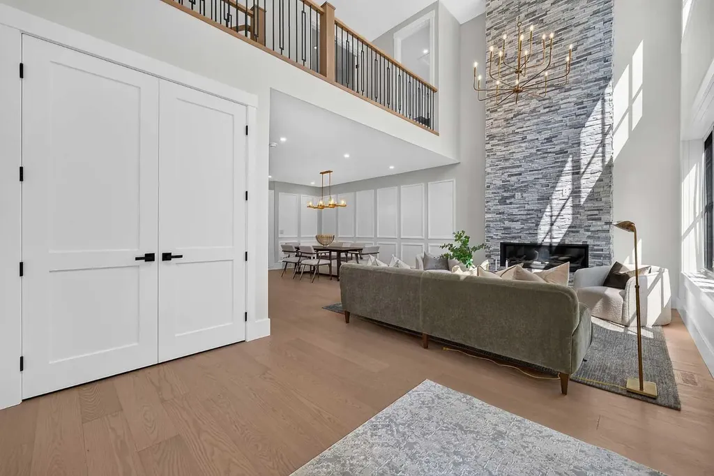 88 Woodlark Drive SW Calgary AB T3C 4H5