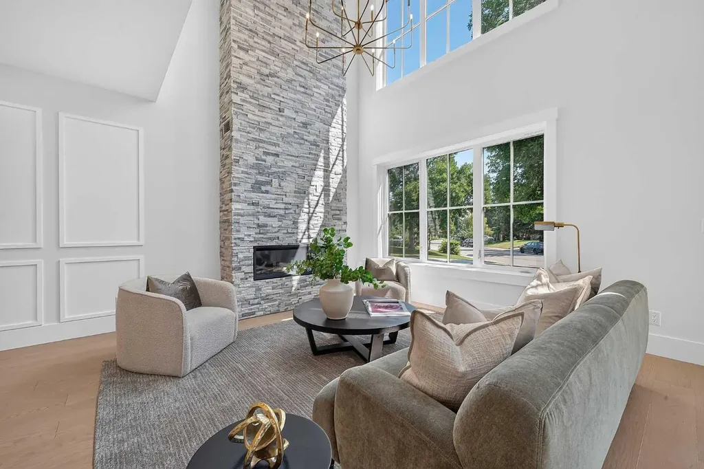 88 Woodlark Drive SW Calgary AB T3C 4H5