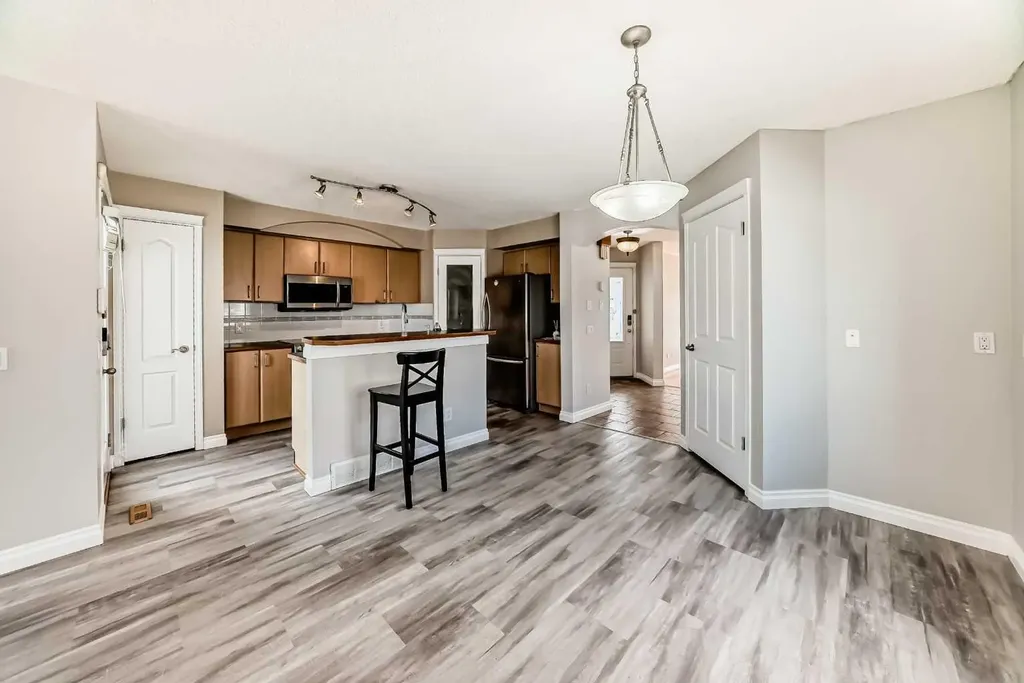 168 Tuscany Springs Way NW Calgary AB T3L 2L5