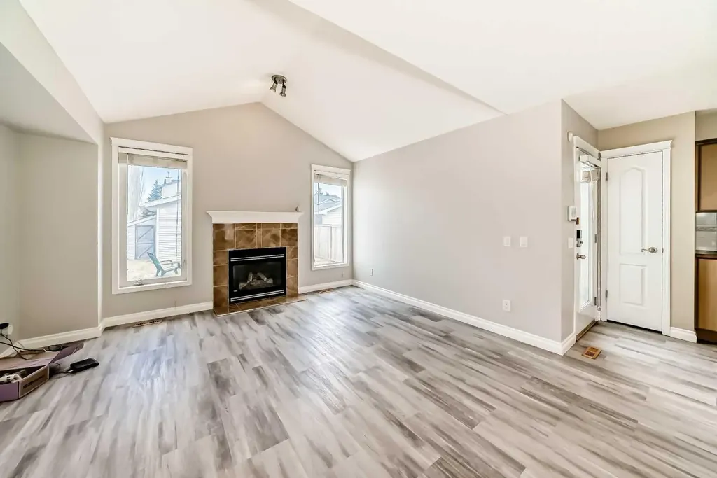 168 Tuscany Springs Way NW Calgary AB T3L 2L5