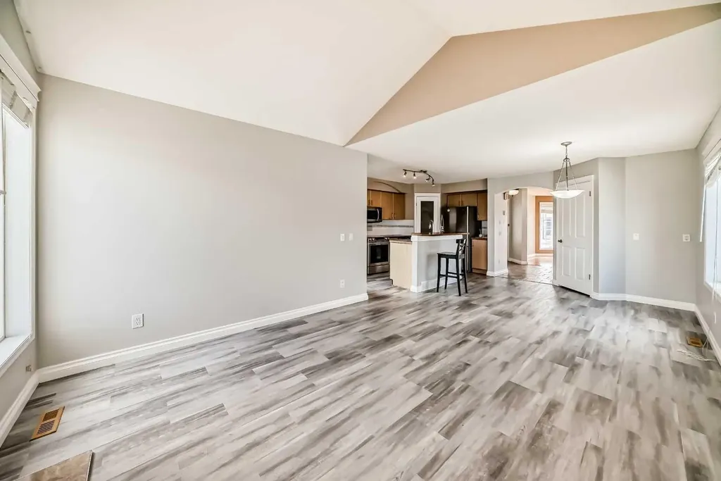 168 Tuscany Springs Way NW Calgary AB T3L 2L5