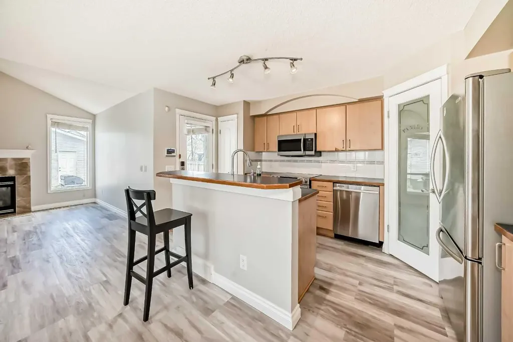 168 Tuscany Springs Way NW Calgary AB T3L 2L5
