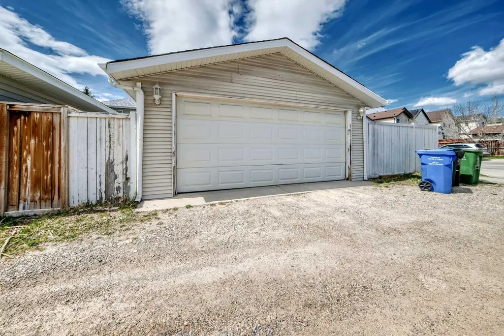 168 Tuscany Springs Way NW Calgary AB T3L 2L5