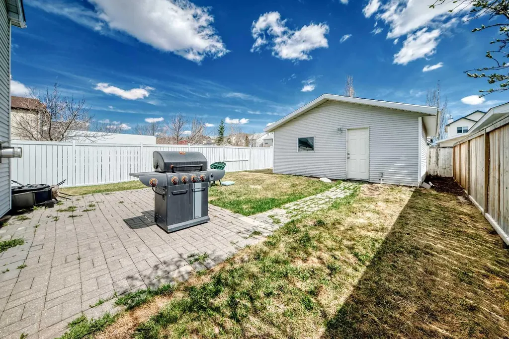 168 Tuscany Springs Way NW Calgary AB T3L 2L5