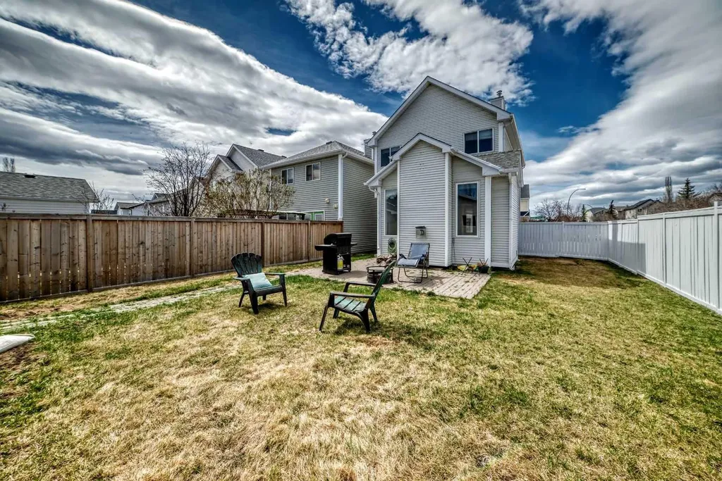 168 Tuscany Springs Way NW Calgary AB T3L 2L5
