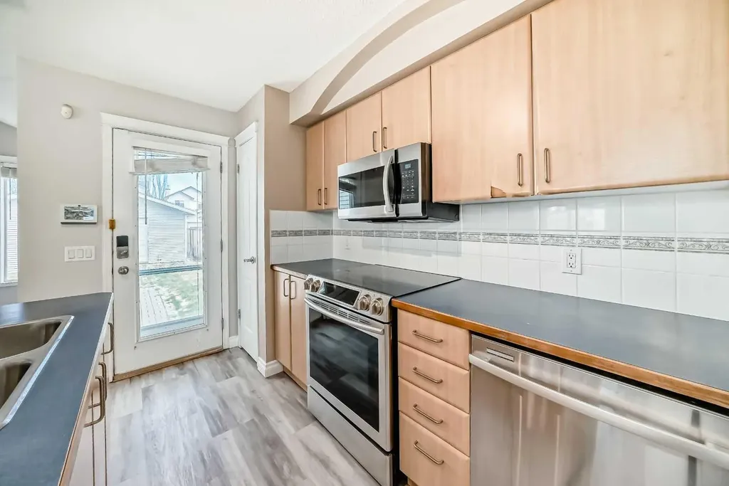 168 Tuscany Springs Way NW Calgary AB T3L 2L5