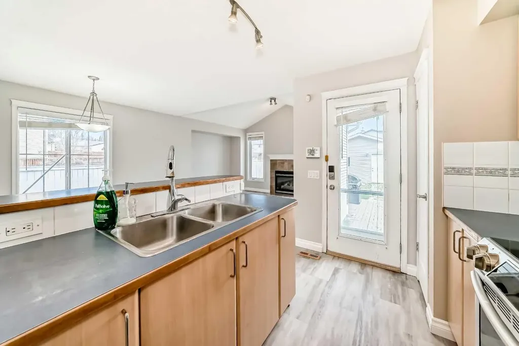 168 Tuscany Springs Way NW Calgary AB T3L 2L5