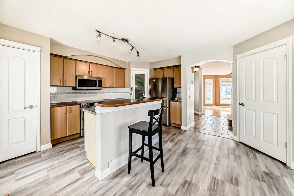 168 Tuscany Springs Way NW Calgary AB T3L 2L5