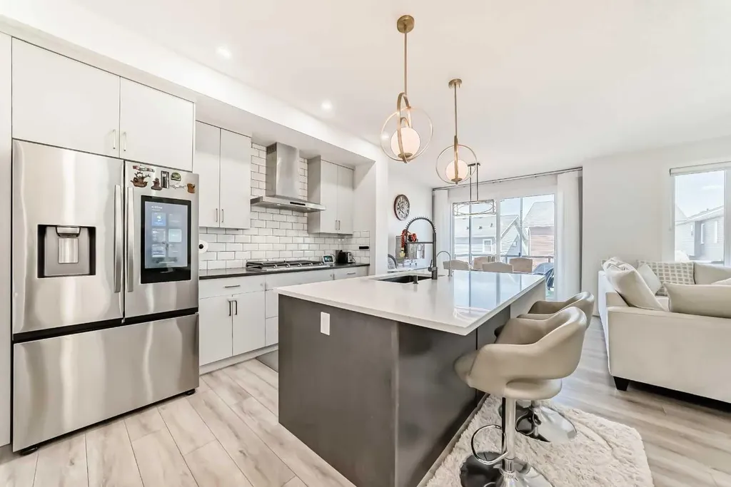 287 Amblehurst Way NW Calgary AB T3P2J8