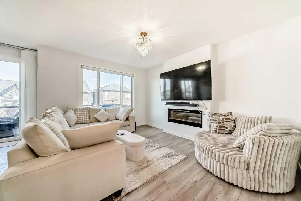 287 Amblehurst Way NW Calgary AB T3P2J8