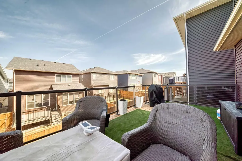 287 Amblehurst Way NW Calgary AB T3P2J8