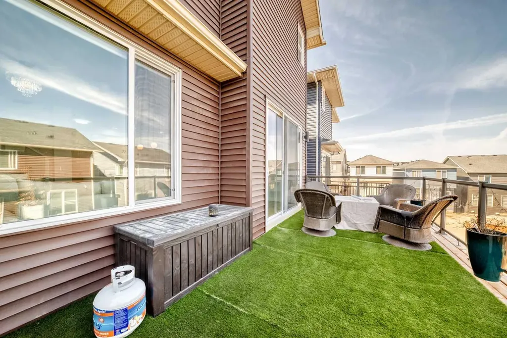 287 Amblehurst Way NW Calgary AB T3P2J8