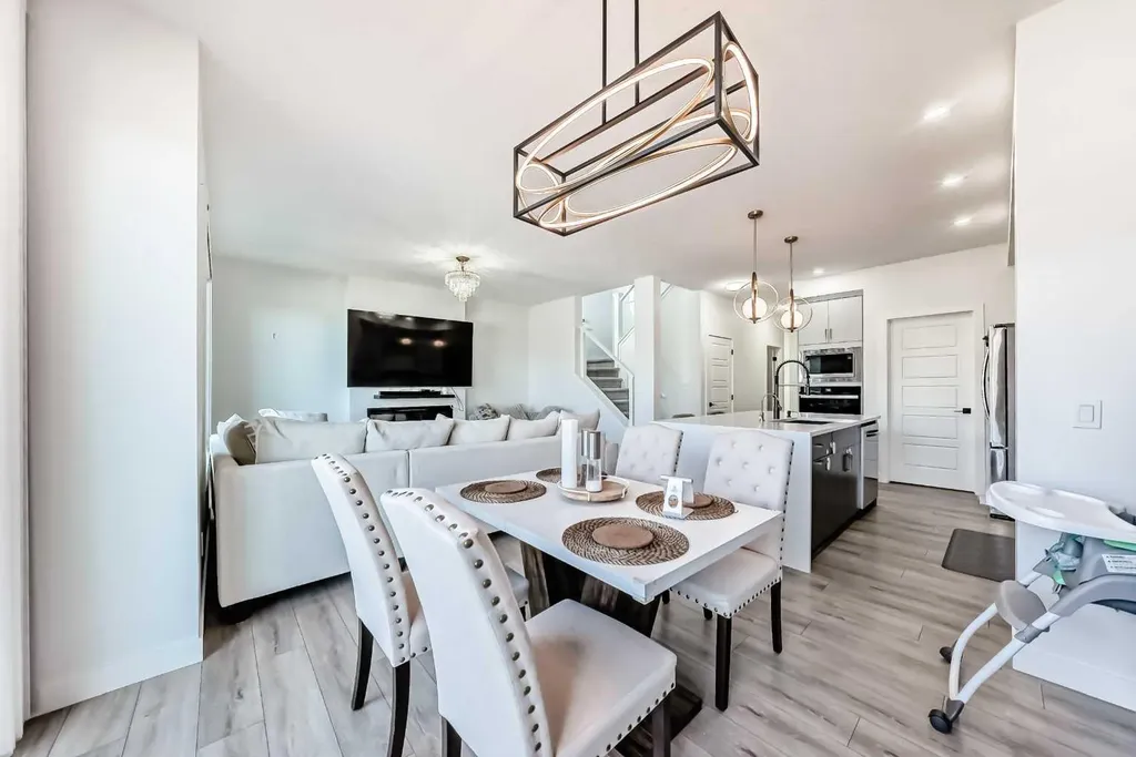 287 Amblehurst Way NW Calgary AB T3P2J8
