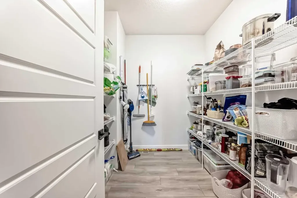 287 Amblehurst Way NW Calgary AB T3P2J8