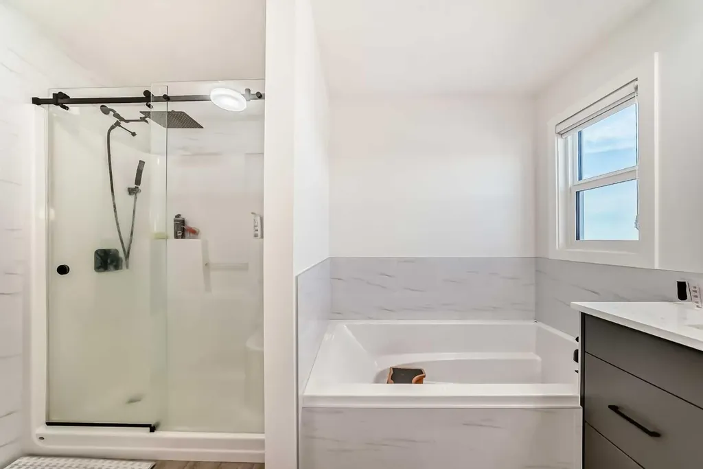 287 Amblehurst Way NW Calgary AB T3P2J8