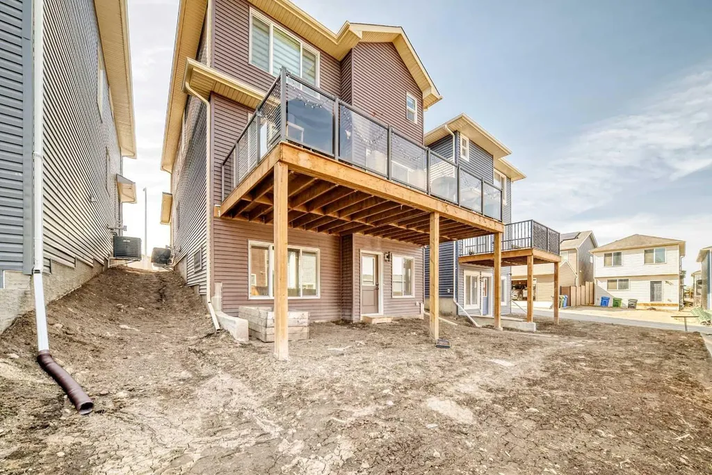 287 Amblehurst Way NW Calgary AB T3P2J8