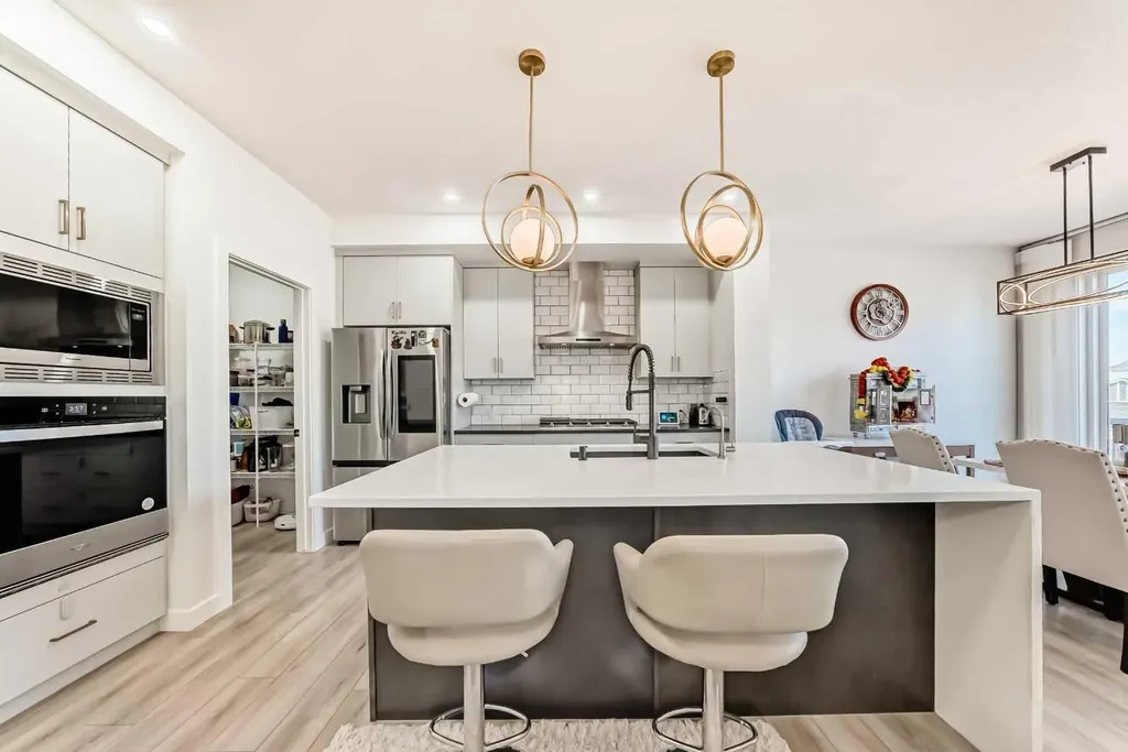 287 Amblehurst Way NW Calgary AB T3P2J8
