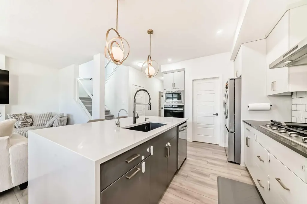 287 Amblehurst Way NW Calgary AB T3P2J8