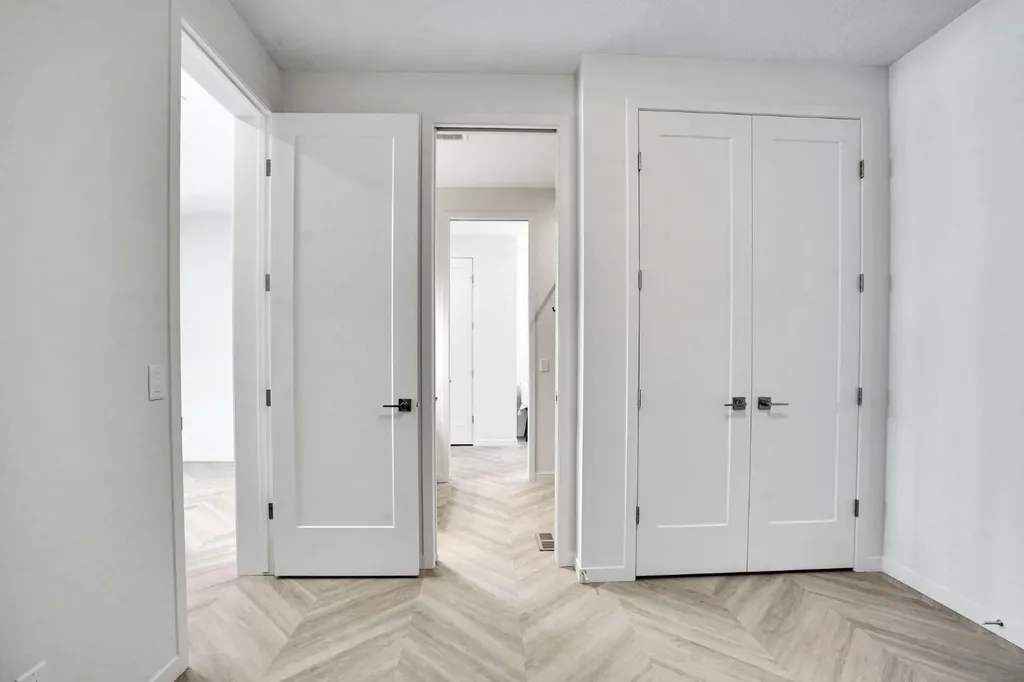195 Lucas Common NW Calgary AB T3P 2B3