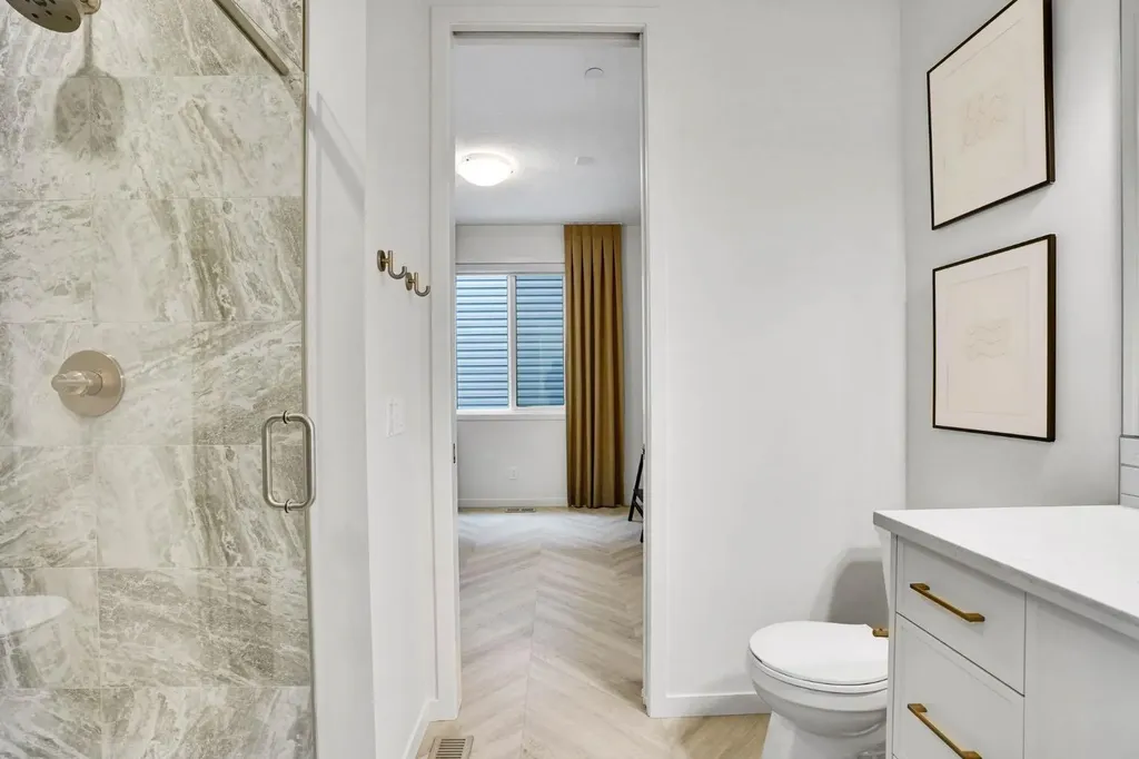 195 Lucas Common NW Calgary AB T3P 2B3