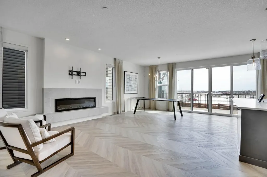195 Lucas Common NW Calgary AB T3P 2B3