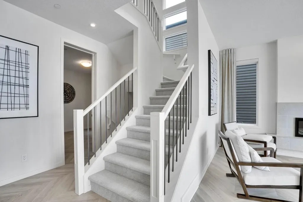 195 Lucas Common NW Calgary AB T3P 2B3