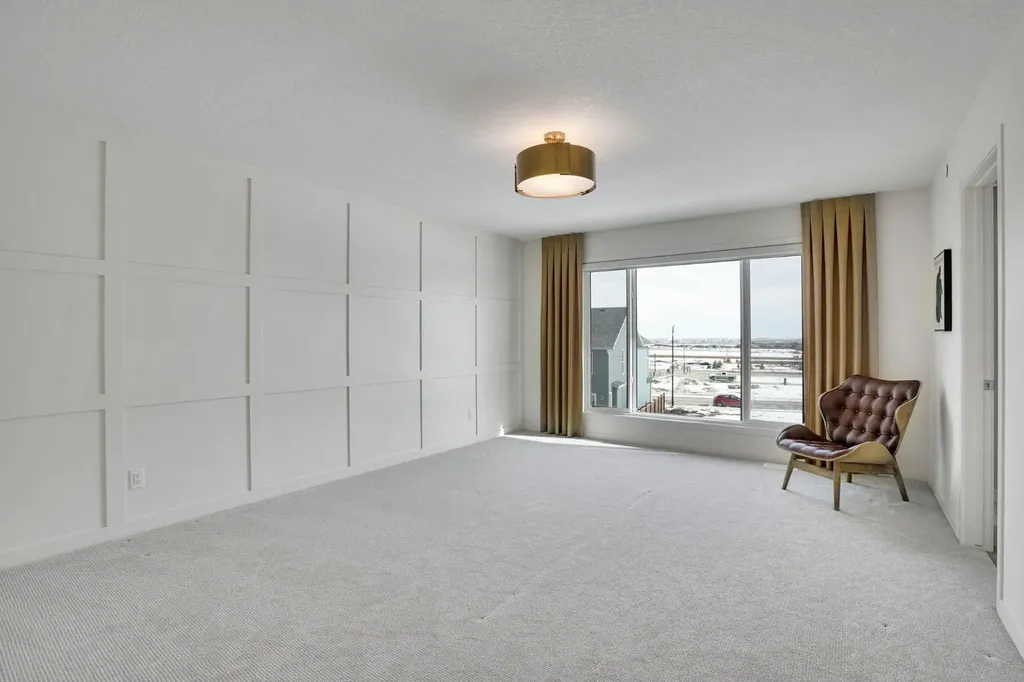 195 Lucas Common NW Calgary AB T3P 2B3