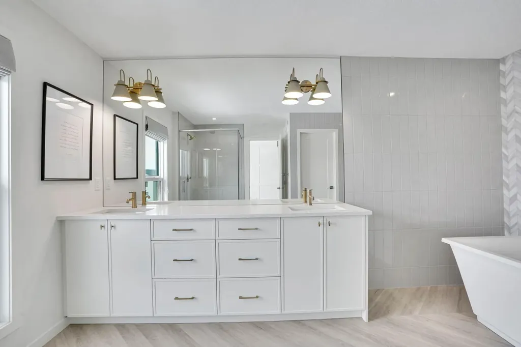 195 Lucas Common NW Calgary AB T3P 2B3