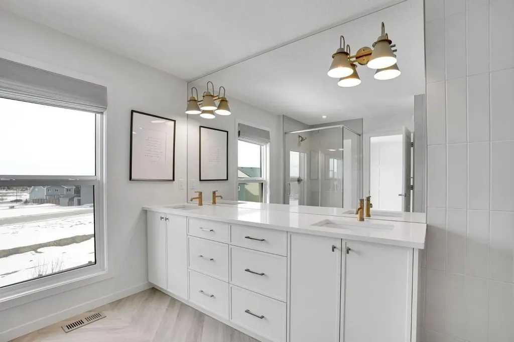 195 Lucas Common NW Calgary AB T3P 2B3