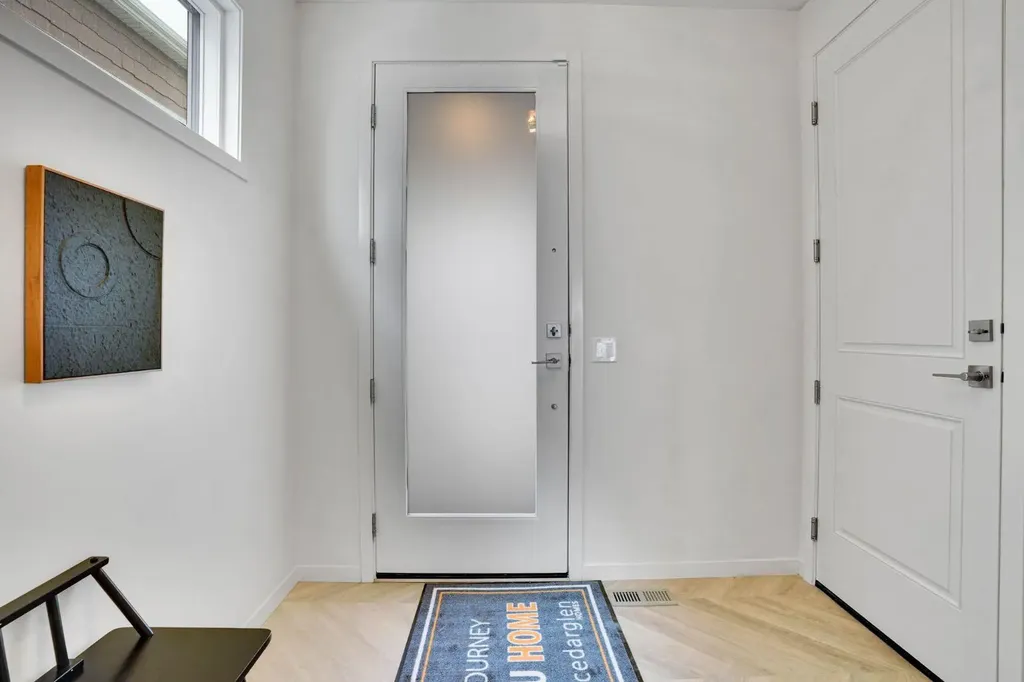 195 Lucas Common NW Calgary AB T3P 2B3